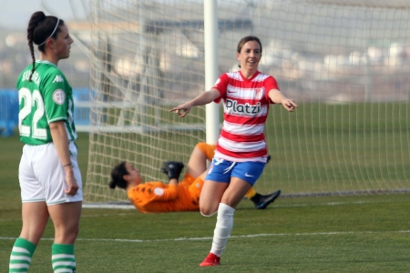 Mascaró celebra el primero de sus dos goles ante el Betis B (JOSÉ VELASCO / GRJ)