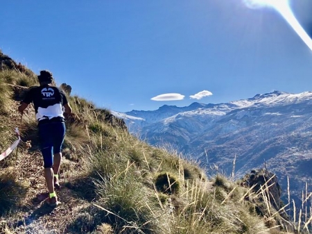 Un corredor en una edición anterior de la prueba (AYTO. GÜÉJAR SIERRA) 