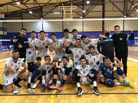 El conjunto gojareño celebra la victoria ante Elche (CV GÓJAR)