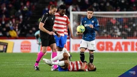 Alberola Rojas, durante el Granada - Alavés del pasado mes de diciembre (JOSÉ M. BALDOMERO)