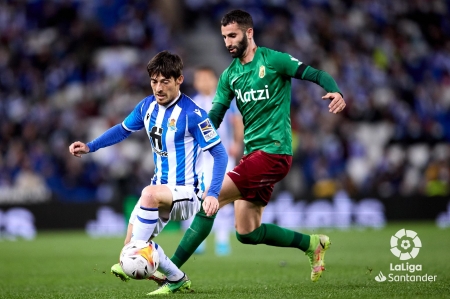 Gonalons, en un lance del partido ante la Real Sociedad (LALIGA)