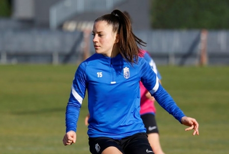 Ena, durante un entrenamiento reciente con el Granada (GCF)