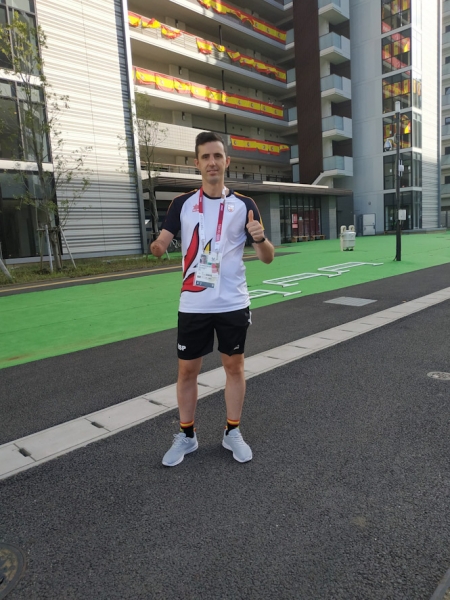   José Manuel Ruiz en la villa olímpica de Tokio