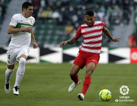 Luis Suárez, durante un lance en el partido de la primera vuelta ante el Elche (LALIGA)
