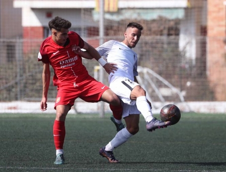 El Granada juvenil se empleó a fondo ante el Damm (CF DAMM) 