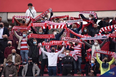 El Granada ya ha puesto a la venta las entradas para el partido contra el Elche (JOSÉ M. BALDOMERO)