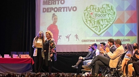 Cristina Moreno, al recibir el Premio al Mérito Deportivo de Alfacar