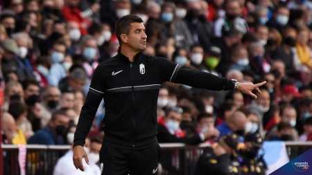 Rubén Torrecilla debutó como entrenador en la máxima categoría ante el Elche (JOSÉ M. BALDOMERO)