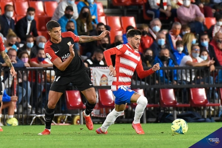 Imagen del Granada - Sevilla de la primera vuelta (JOSÉ M. BALDOMERO)