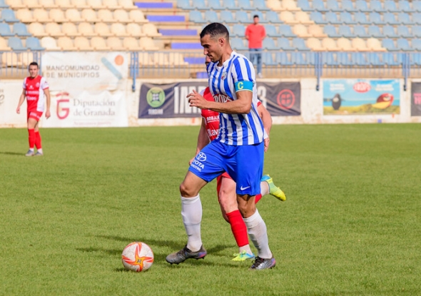 El central motrileño Darío de la Hoz fue de los jugadores más destacados (SEMANARIO MUCHO DEPORTE)