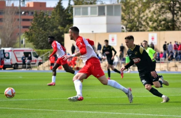 El CF Motril perdió ante el Almería B (VICENTE GARCÍA)