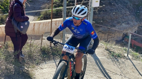 Un ciclista durante la prueba (FAC)