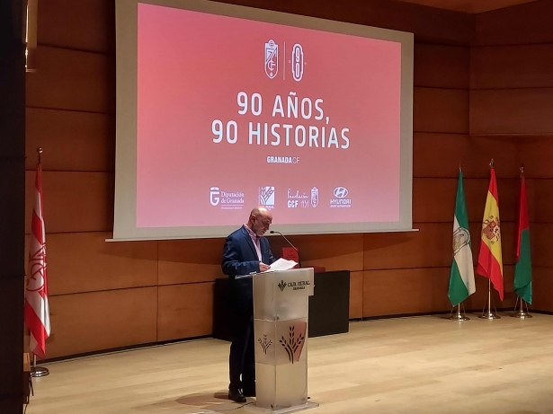 Momento de la presentación del libro del 90 aniversario del Granada (FRAN CALVO)