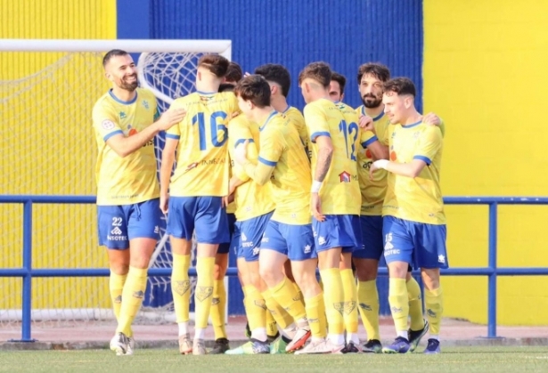 El Agroisa Huétor Tájar quiere celebrar su clasificación para el play-off de ascenso (JOSÉ ANDRÉS FERNÁNDEZ) 