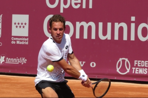 Imagen del partido de Roberto Carballés (FEDERACIÓN DE TENIS DE MADRID) 