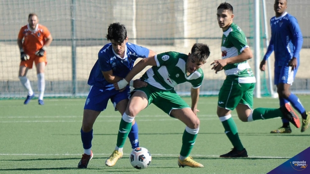 Una acción del derbi entre Céltic y Maracena de la primera vuelta (J. M. BALDOMERO)