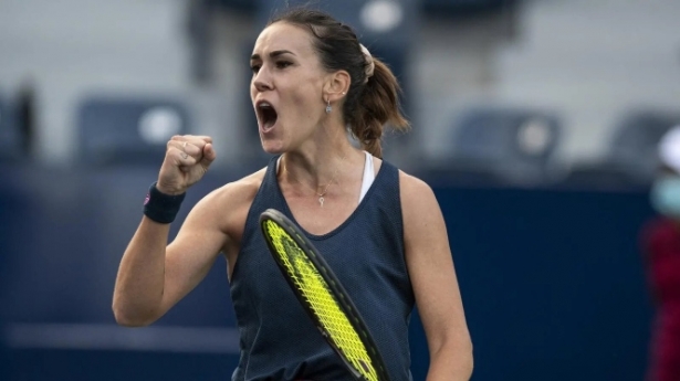 Nuria Párrizas celebra un punto (EFE)