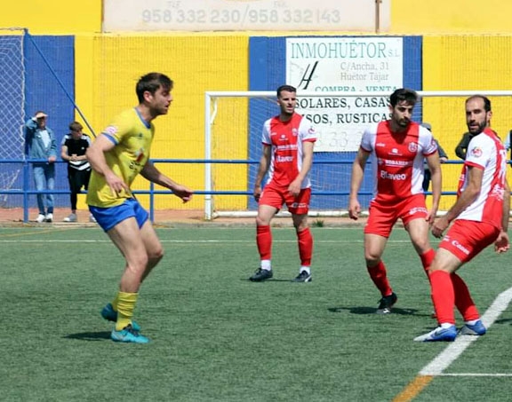 Javi Pérez en el encuentro ante el CD Torreperogil (PACO CASTILLO) 
