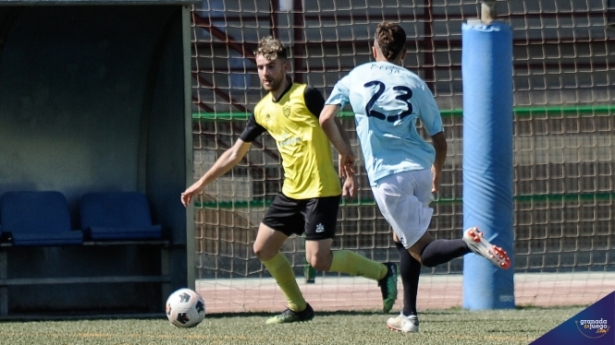 Humberto realizó un gran partido ante el Mága City (JOSÉ M. BALDOMERO / ARCHIVO)
