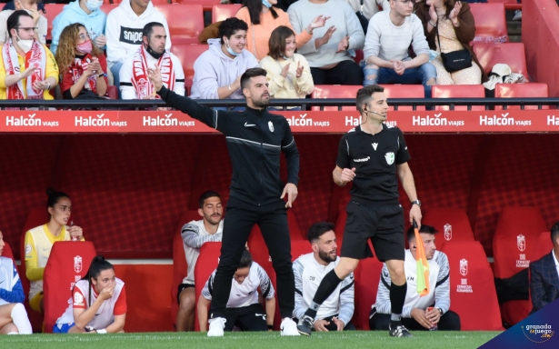 Roger Lamesa, entrenador del Granada Femenino (JOSÉ M. BALDOMERO)