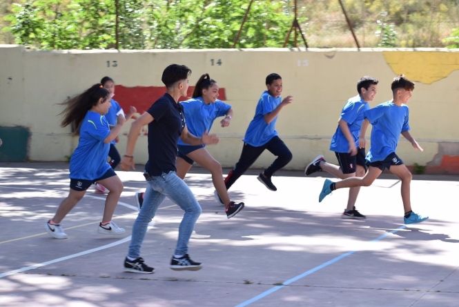 La marchadora accitana María Pérez participa en el Colegio Santa Cristina de Granada en una actividad del programa `Mentor 10` (JUNTA DE ANDALUCÍA) La marchadora accitana María Pérez participa en el Colegio Santa Cristina de Granada en una actividad del programa `Mentor 10` (JUNTA DE ANDALUCÍA)
