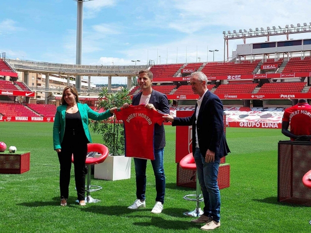 Patricia Rodríguez, Robert Moreno y Pep Boada, en la presentación del entrenador (FRAN CALVO)