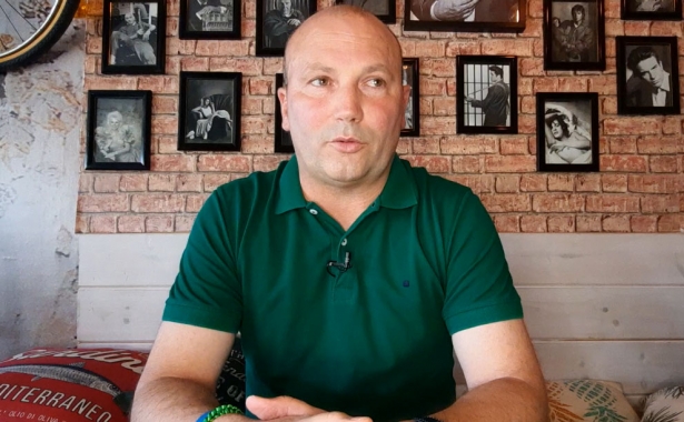Thierry Pérez en un momento de la entrevista en `Tarambana Plaza` de Atarfe (J. PALMA)