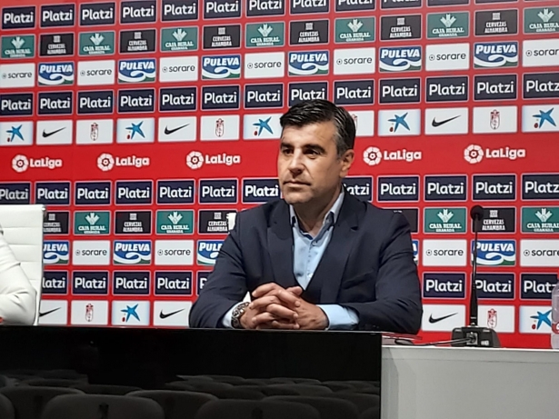 Nico Rodríguez, nuevo director deportivo del Granada, en la rueda de prensa de su presentación (FRAN CALVO)