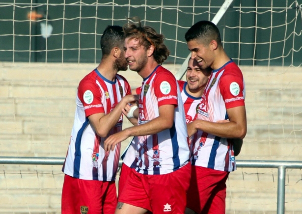 El Arenas puede acabar la jornada como equipo de Tercera División (ENCARNI PÉREZ)