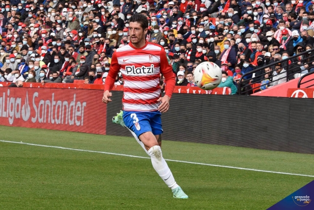 Sergio Escudero se adueñó de la banda izquierda tras la lesión de Neva (JOSÉ M. BALDOMERO)