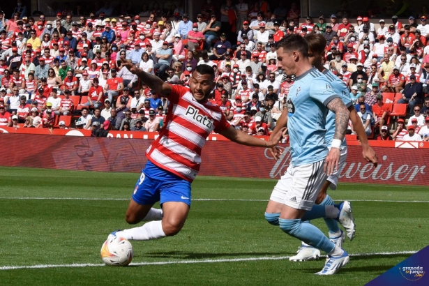 Luis Suárez, en el partido frente al Celta de la pasada temporada (JOSÉ M. BALDOMERO)