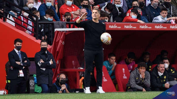 Robert Moreno, en uno de sus últimos partidos con el Granada (JOSÉ M. BALDOMERO)