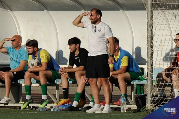 Jesús Sierra durante un partido del Atarfe (JOSE M. BALDOMERO)