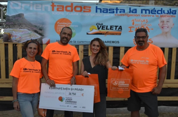 Entrega del cheque a la Fundación Josep Carreras (CLUB VELETA)