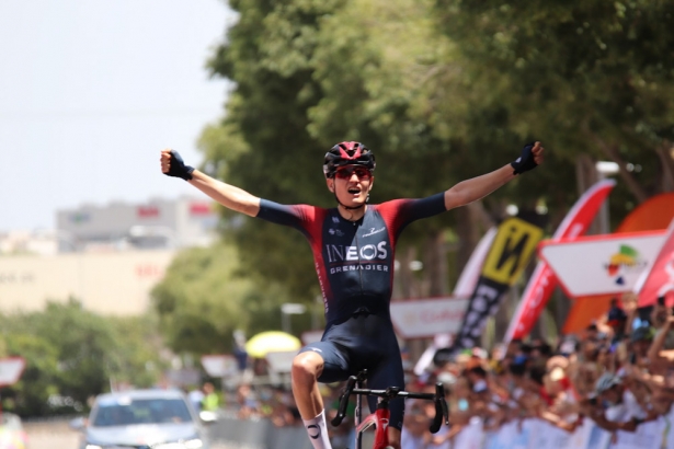 El ciclista español Carlos Rodríguez entra en meta (RFEC)