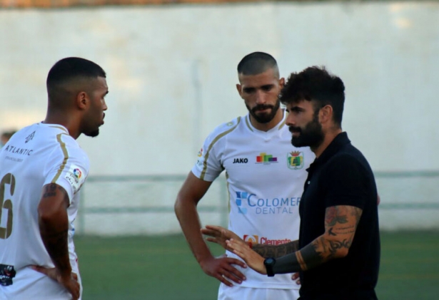 Jorge Moreno en un entrenamiento con Los Barrios (8DIRECTO.COM)