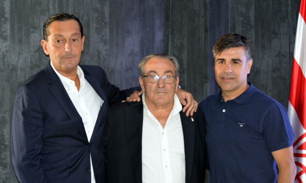 García Amado, Pepe Macanás y Nico Rodríguez posan juntos en la reunión informativa con los medios (JAVIER PALMA)