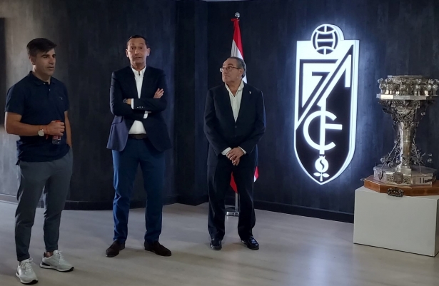 Nico Rodríguez, García Amado y Pepe Macanás, en una reunión mantenida con los medios de comunicación (FRAN CALVO)