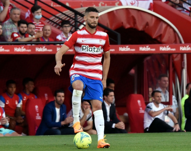 Domingos Duarte en el último encuentro con la camiseta del Granada CF (JOSÉ M. BALDOMERO)