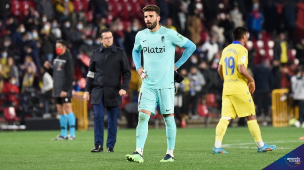 Luís Maximiano se convierte en el traspaso más caro en la historia del Granada (JOSÉ M. BALDOMERO)