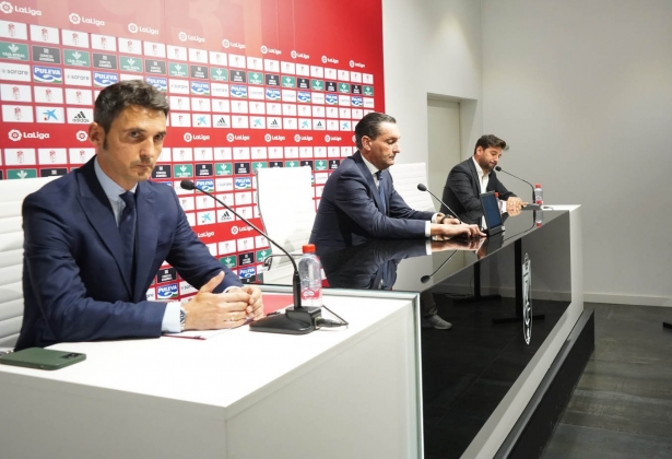 Momento de la rueda de prensa de presentación de la campaña de abonados del Granada (JOSÉ VELASCO / GRJ)