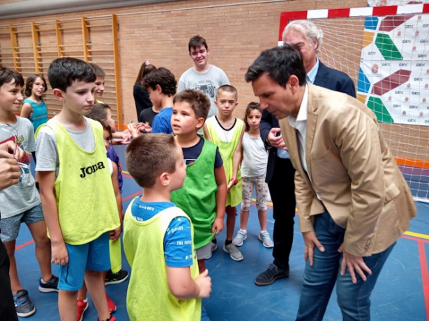 Francisco Cuenca ha visitado uno de los campus deportivos (AYTO. GRANADA)