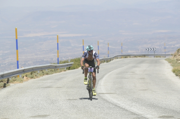 Un ciclista durante la prueba (CETURSA) 