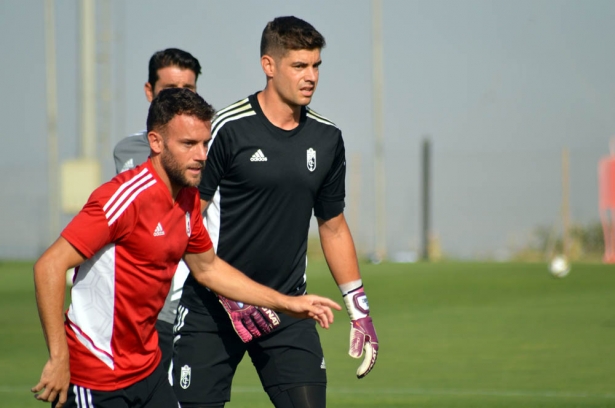 Raúl Fernández, en el entrenamiento de este martes en la Ciudad Deportiva (JAVIER PALMA)