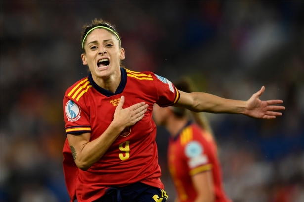Esther González celebra su gol ante Inglaterra (RFEF)