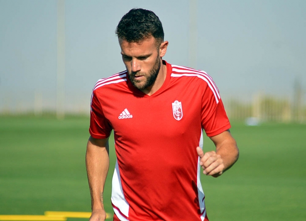 Quini, en un entrenamiento reciente con el Granada (JAVIER PALMA)