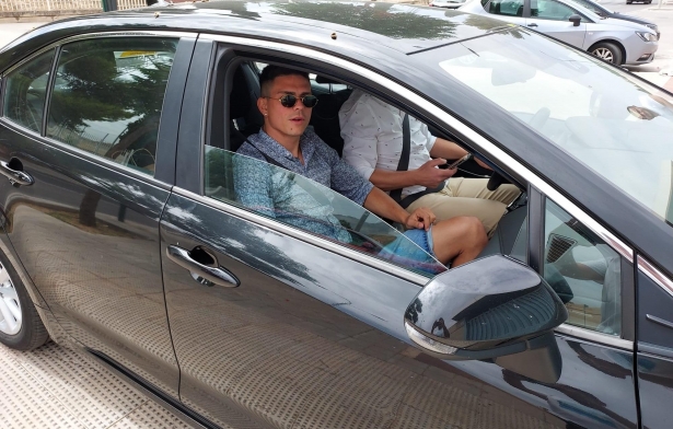 Jonathan Silva, a su llegada a la Ciudad Deportiva el lunes (FRAN CALVO)