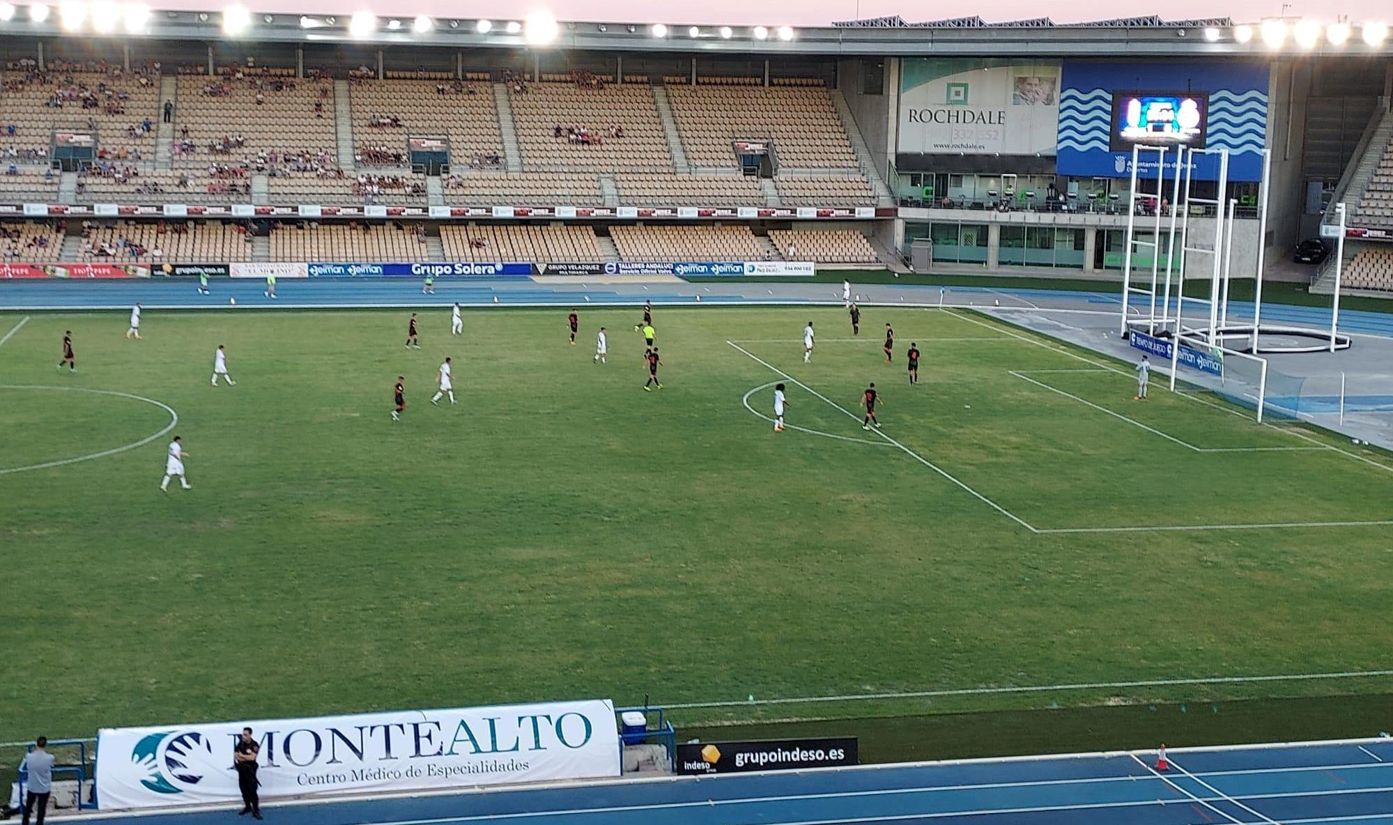 Imagen del segundo partido del triangular de `Chapín` entre el Granada y el Real Madrid Castilla (FRAN CALVO) Imagen del segundo partido del triangular de `Chapín` entre el Granada y el Real Madrid Castilla (FRAN CALVO)