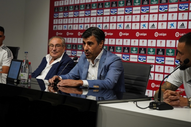 Nico Rodríguez, en la presentación de Jonathan Silva y Cabaco como jugadores del Granada (JOSÉ VELASCO / GRJ)
