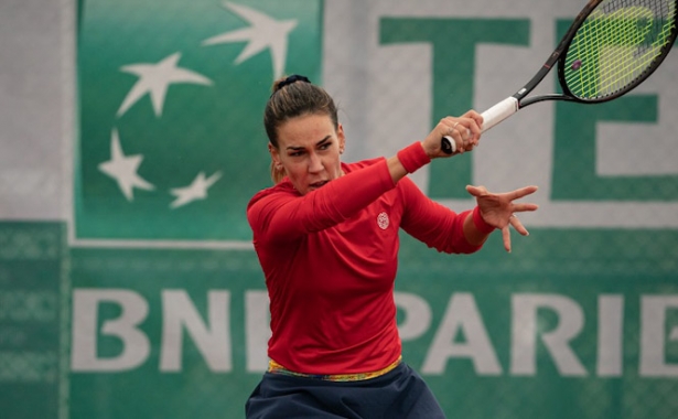 Nuria Párrizas realiza un golpeo (RFET)